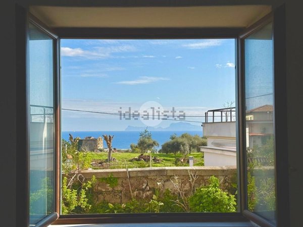 appartamento in vendita a Napoli in zona Posillipo