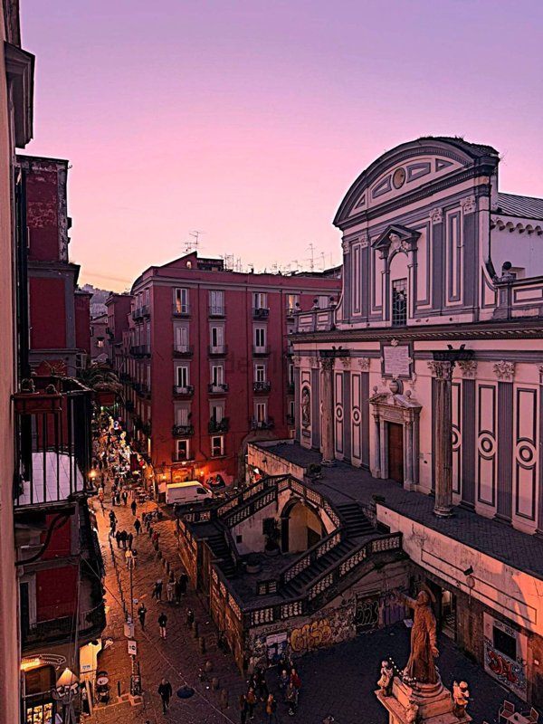 appartamento in vendita a Napoli in zona San Lorenzo