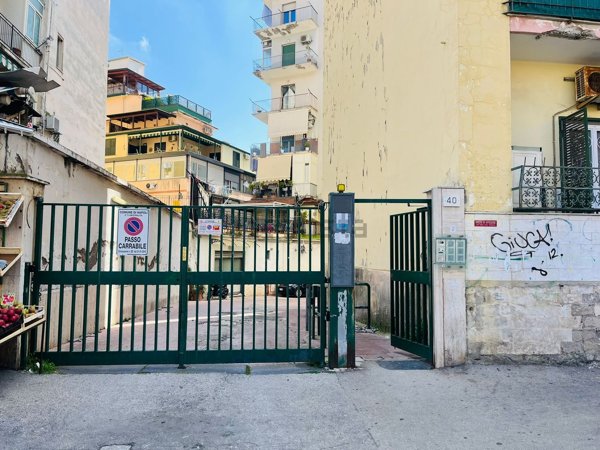 appartamento in vendita a Napoli in zona Fuorigrotta