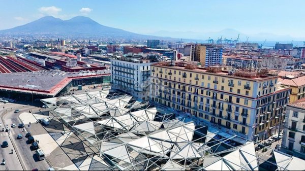 appartamento in vendita a Napoli in zona Pendino / San Giuseppe