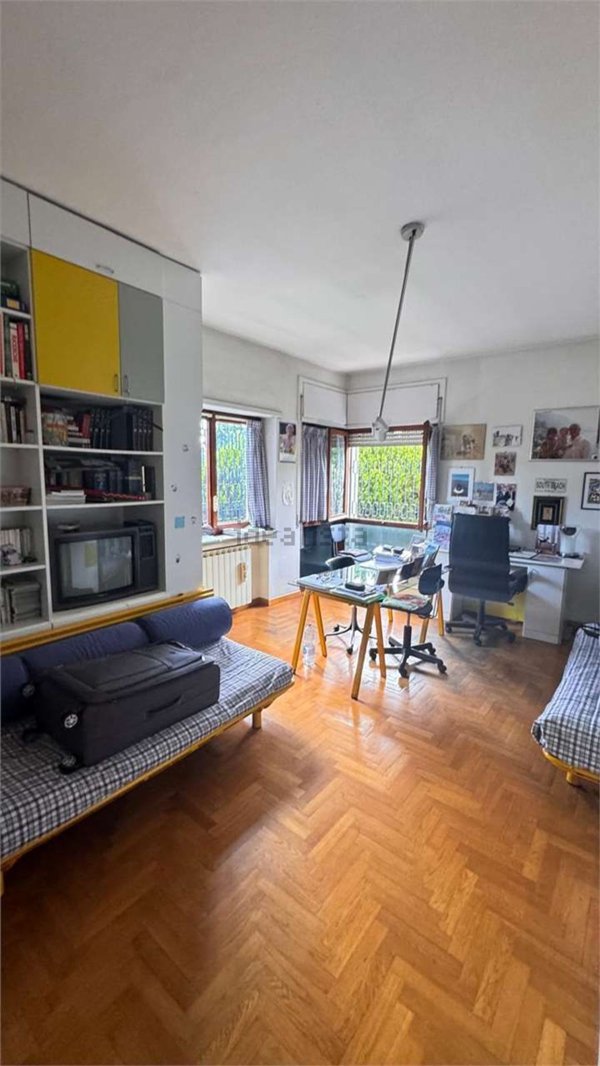 appartamento in vendita a Napoli in zona Arenella