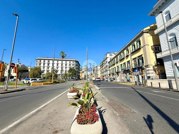 monolocale in vendita a Napoli in zona Chiaia