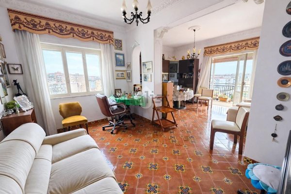 appartamento in vendita a Napoli in zona Arenella