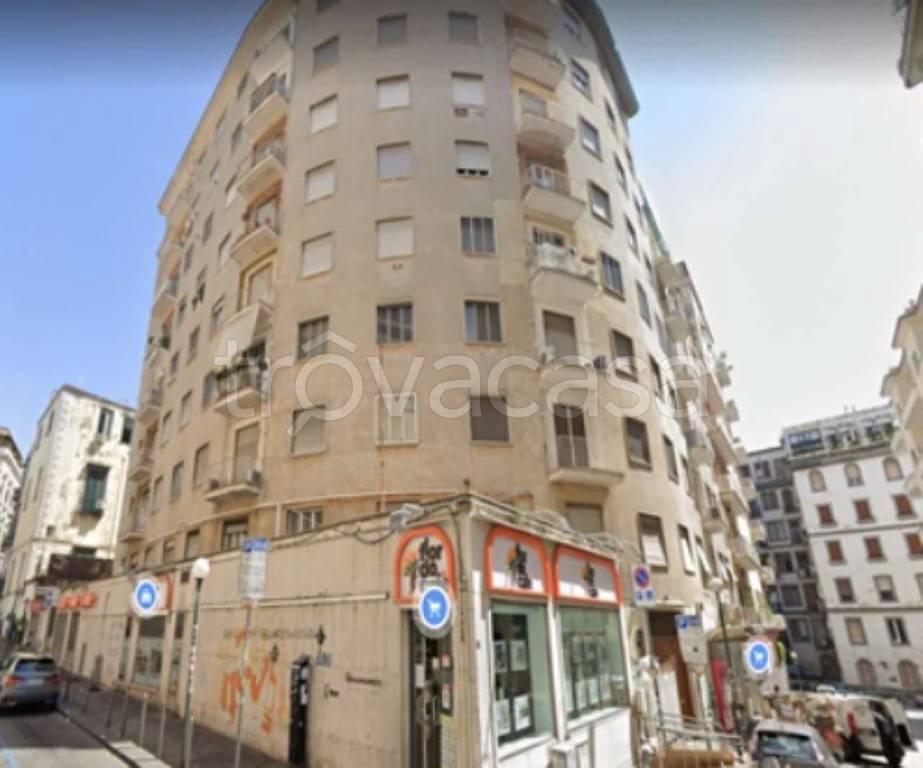 ufficio in vendita a Napoli in zona Chiaia