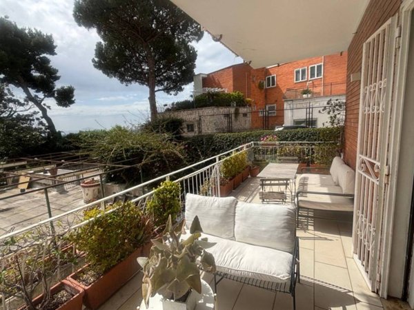 appartamento in vendita a Napoli in zona Posillipo