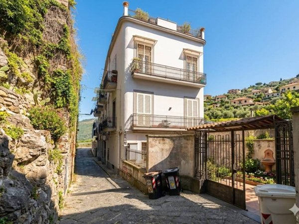 appartamento in vendita a Napoli in zona Vomero