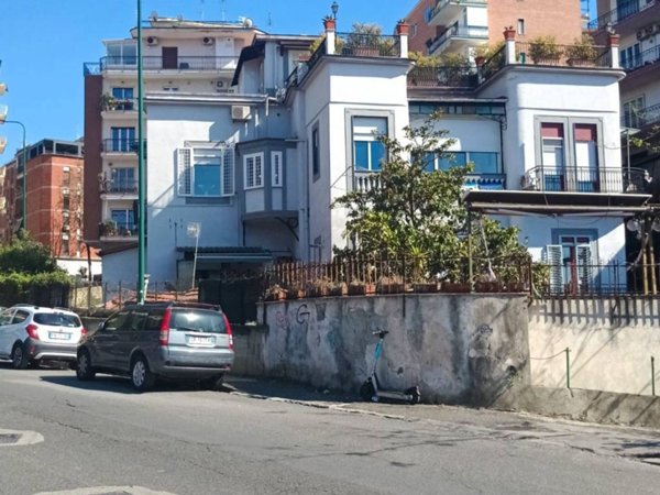 appartamento in vendita a Napoli in zona Arenella