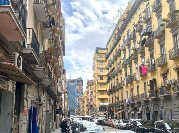appartamento in vendita a Napoli in zona Vicaria