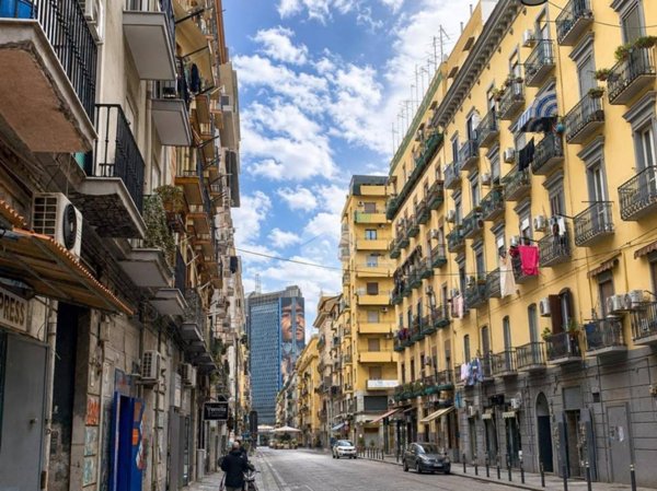 appartamento in vendita a Napoli in zona Vicaria