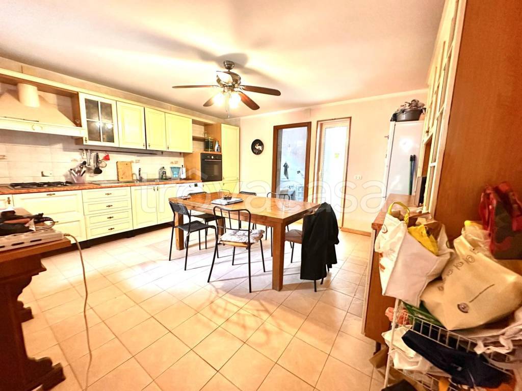 appartamento in vendita a Napoli in zona Pendino / San Giuseppe