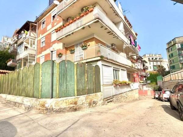appartamento in vendita a Napoli in zona Stella