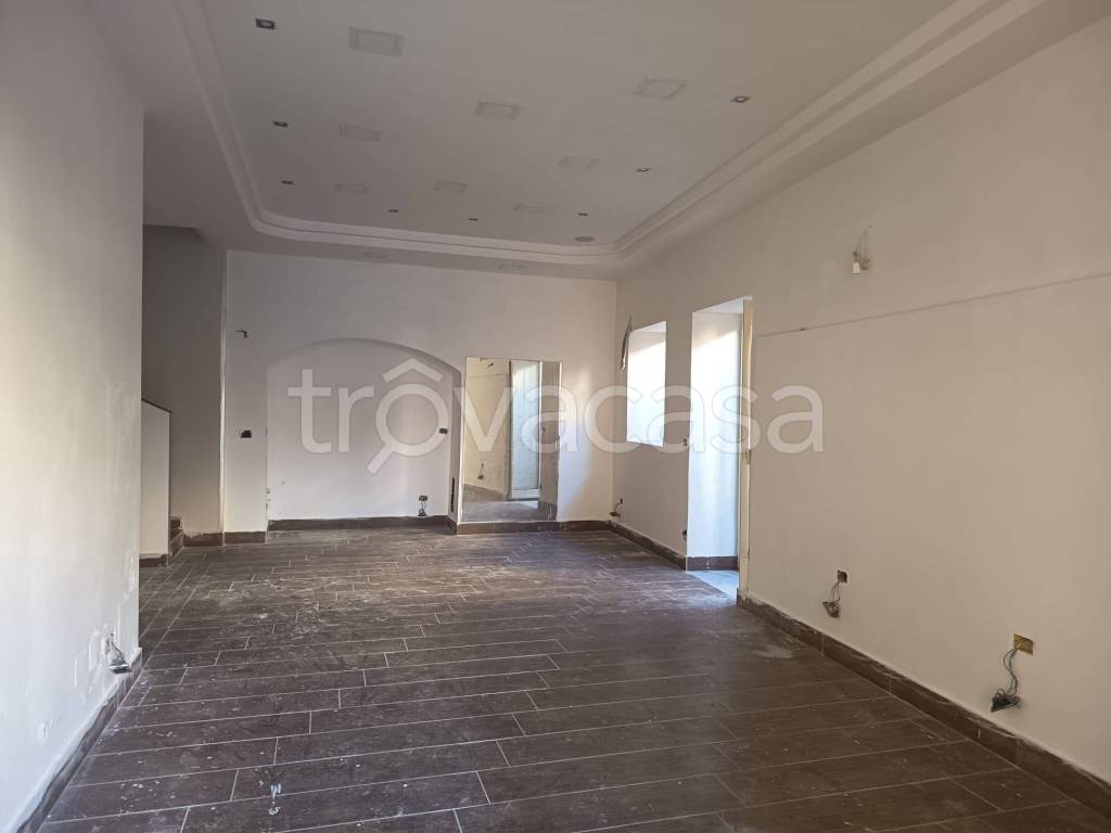 negozio in vendita a Napoli in zona Arenella