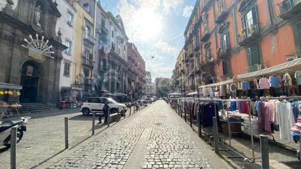appartamento in vendita a Napoli in zona Stella