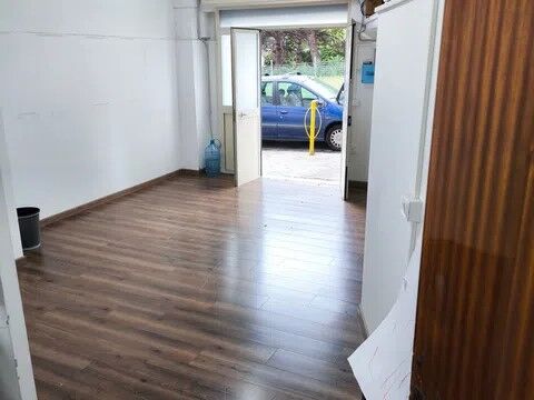 locale commerciale in vendita a Napoli