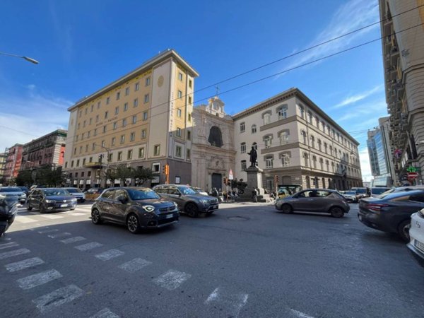 appartamento in vendita a Napoli in zona Stella