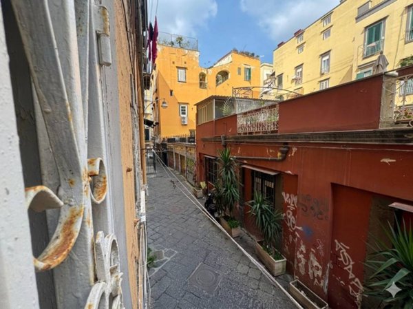 appartamento in vendita a Napoli in zona Stella