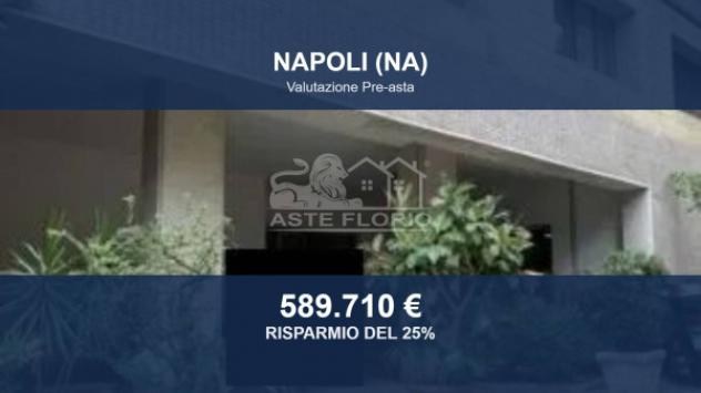 appartamento in vendita a Napoli in zona Chiaia