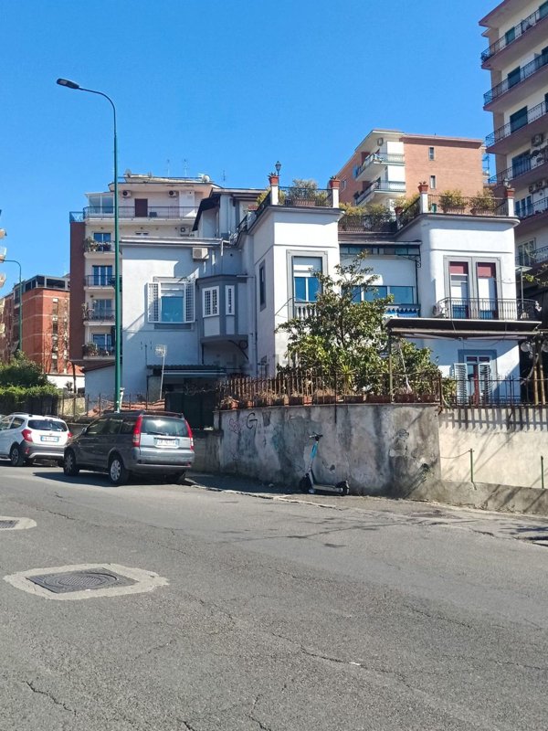 appartamento in vendita a Napoli in zona Vomero