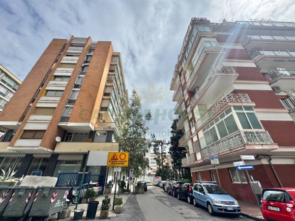 appartamento in vendita a Napoli in zona Fuorigrotta
