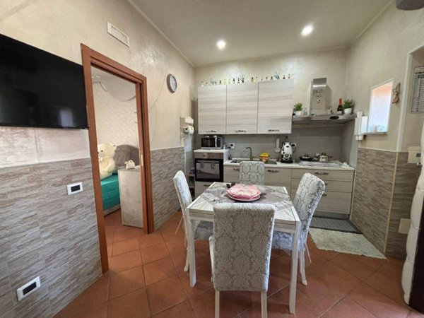 appartamento in vendita a Napoli in zona Barra