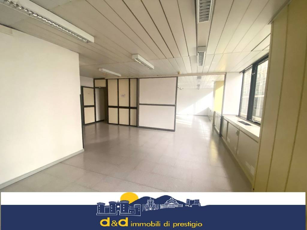 ufficio in vendita a Napoli in zona Poggioreale