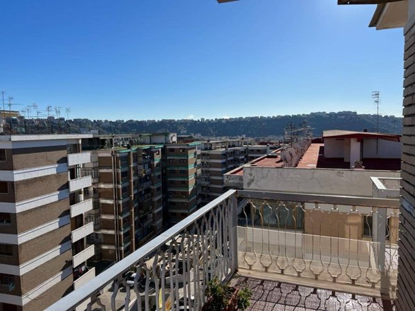 appartamento in vendita a Napoli in zona Fuorigrotta