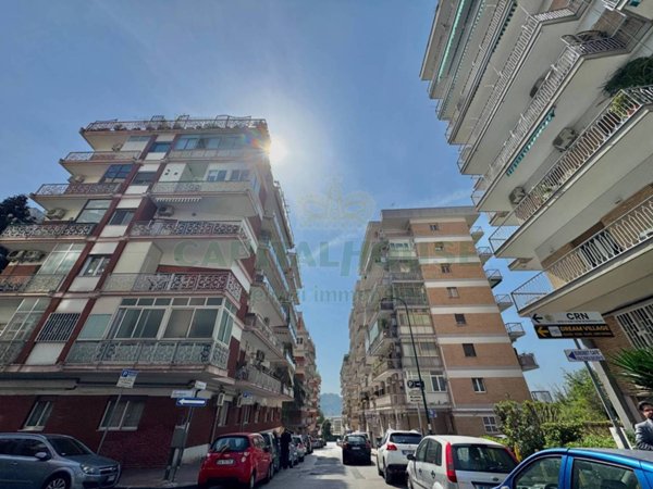 appartamento in vendita a Napoli in zona Bagnoli