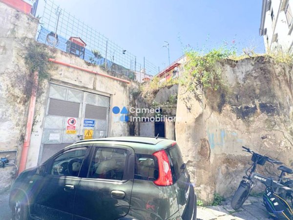 appartamento in vendita a Napoli in zona Stella