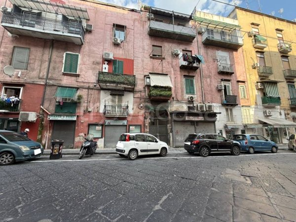 appartamento in vendita a Napoli in zona San Carlo all'Arena
