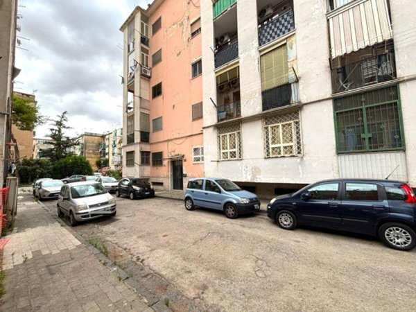 appartamento in vendita a Napoli in zona Barra