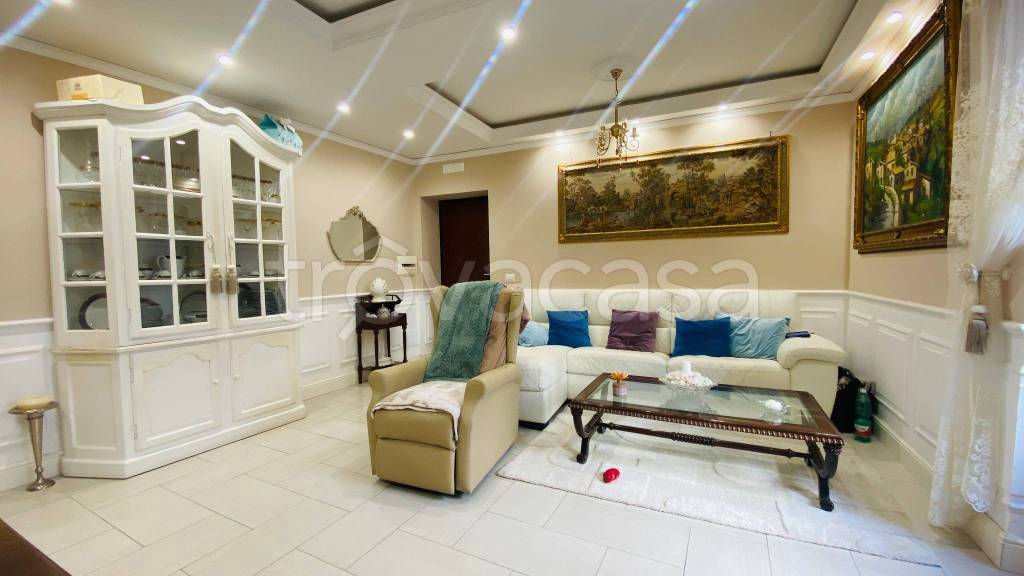 appartamento in vendita a Napoli in zona Stella