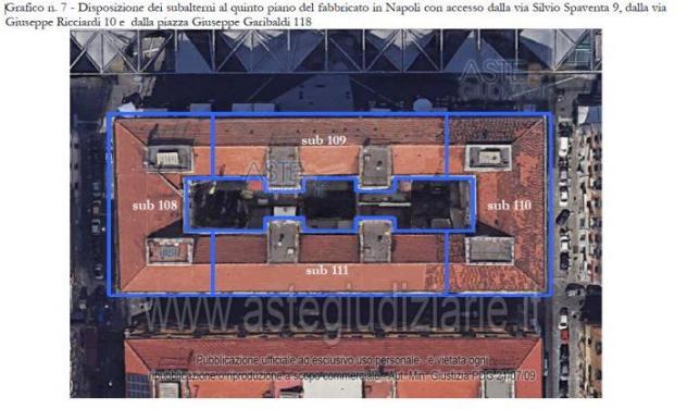 locale commerciale in vendita a Napoli