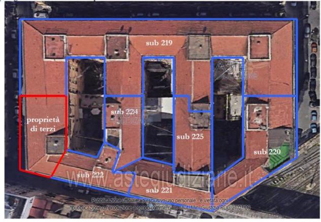 locale commerciale in vendita a Napoli in zona Pendino / San Giuseppe