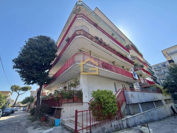 appartamento in vendita a Napoli in zona Marianella
