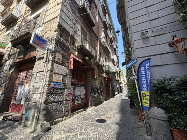 appartamento in vendita a Napoli in zona San Lorenzo