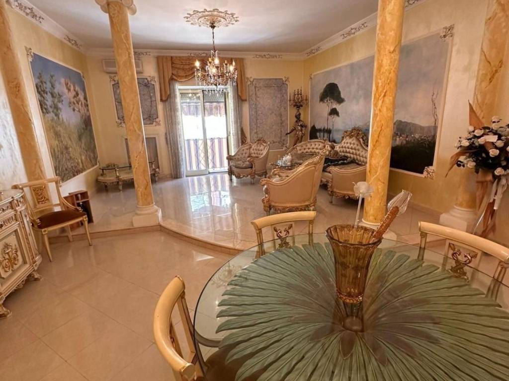 appartamento in vendita a Napoli in zona Pendino / San Giuseppe