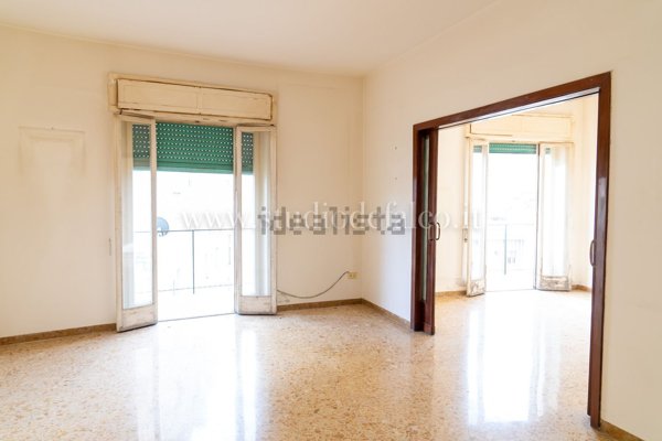 appartamento in vendita a Napoli in zona Chiaia