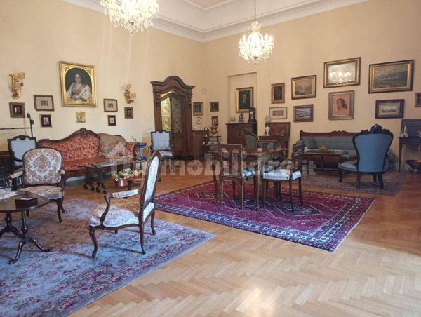appartamento in vendita a Napoli in zona San Lorenzo