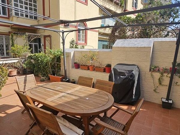 appartamento in vendita a Napoli in zona Chiaia