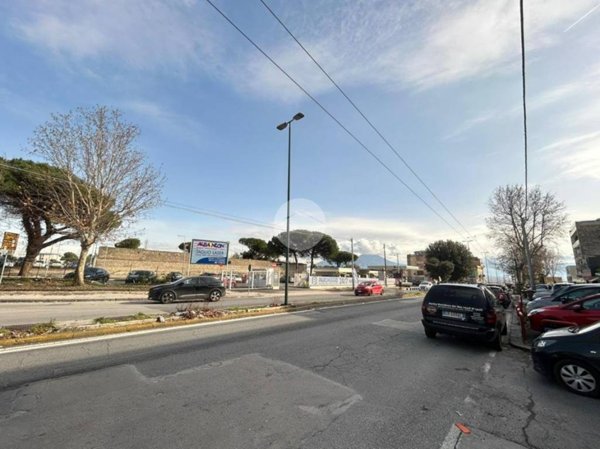 appartamento in vendita a Napoli in zona Poggioreale