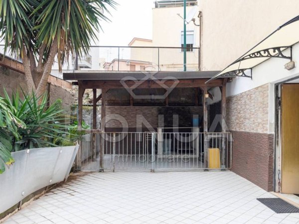 appartamento in vendita a Napoli in zona Bagnoli