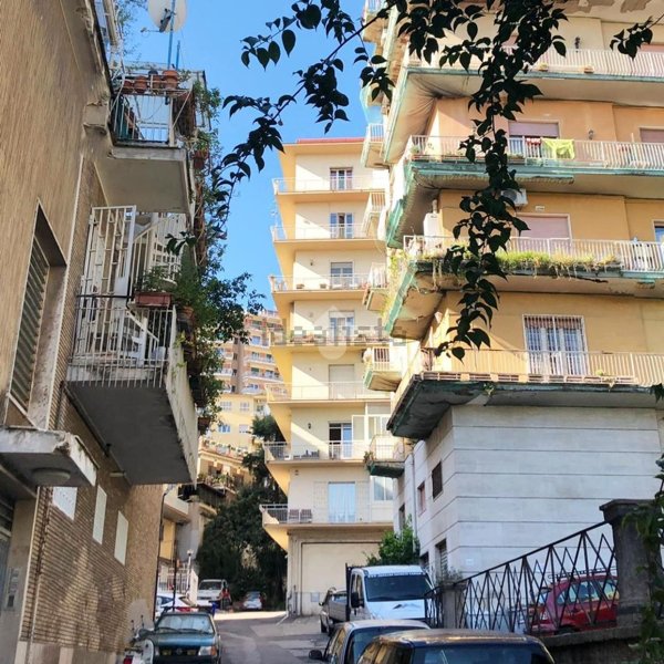 appartamento in vendita a Napoli