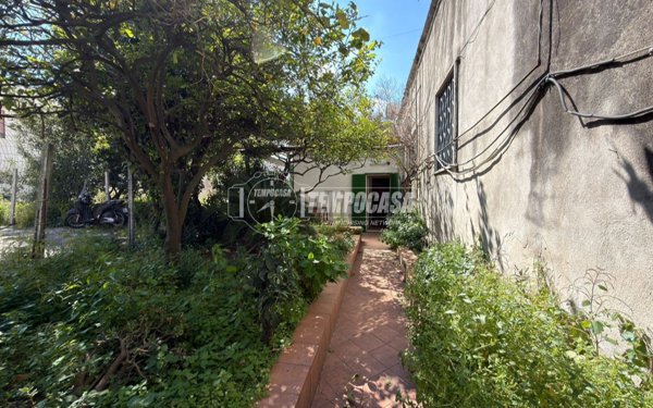 appartamento in vendita a Napoli in zona Avvocata