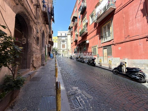appartamento in vendita a Napoli in zona Montecalvario
