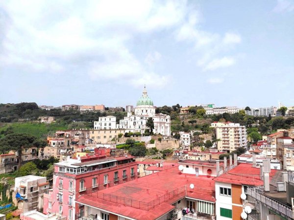 appartamento in vendita a Napoli in zona Stella