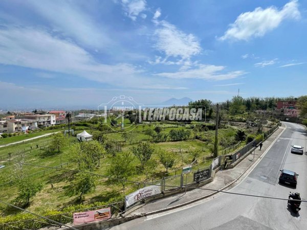 appartamento in vendita a Napoli in zona Arenella