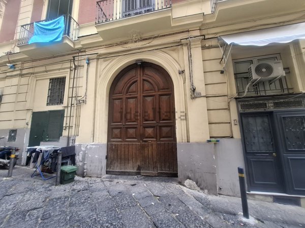 locale di sgombero in vendita a Napoli