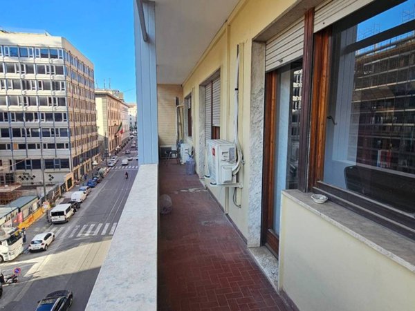 appartamento in vendita a Napoli in zona Porto