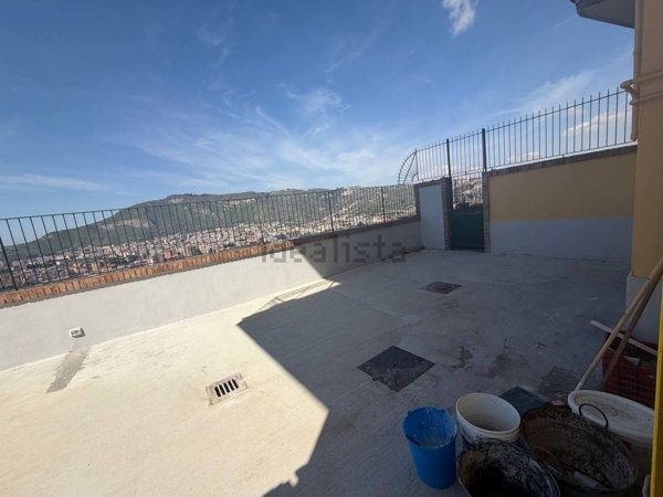 appartamento in vendita a Napoli in zona Posillipo