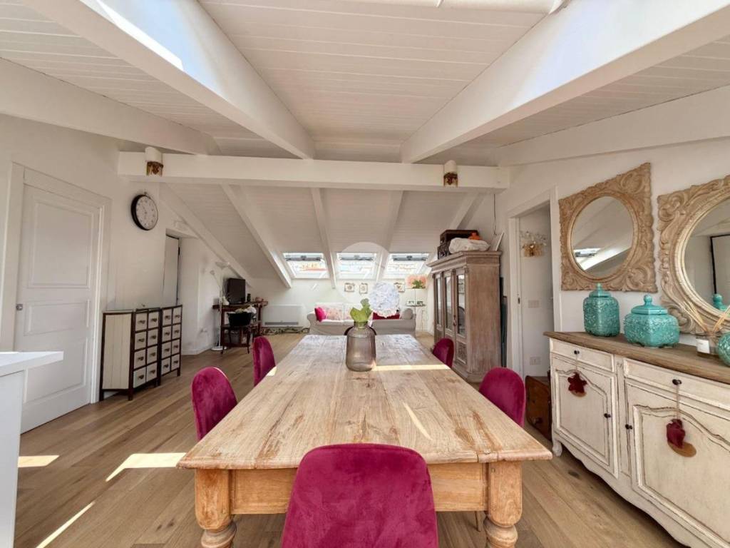 appartamento in vendita a Napoli in zona Pendino / San Giuseppe